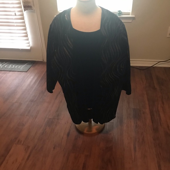 Beautiful classy women’s Jacket with inner tank 🌹 - Picture 5 of 6